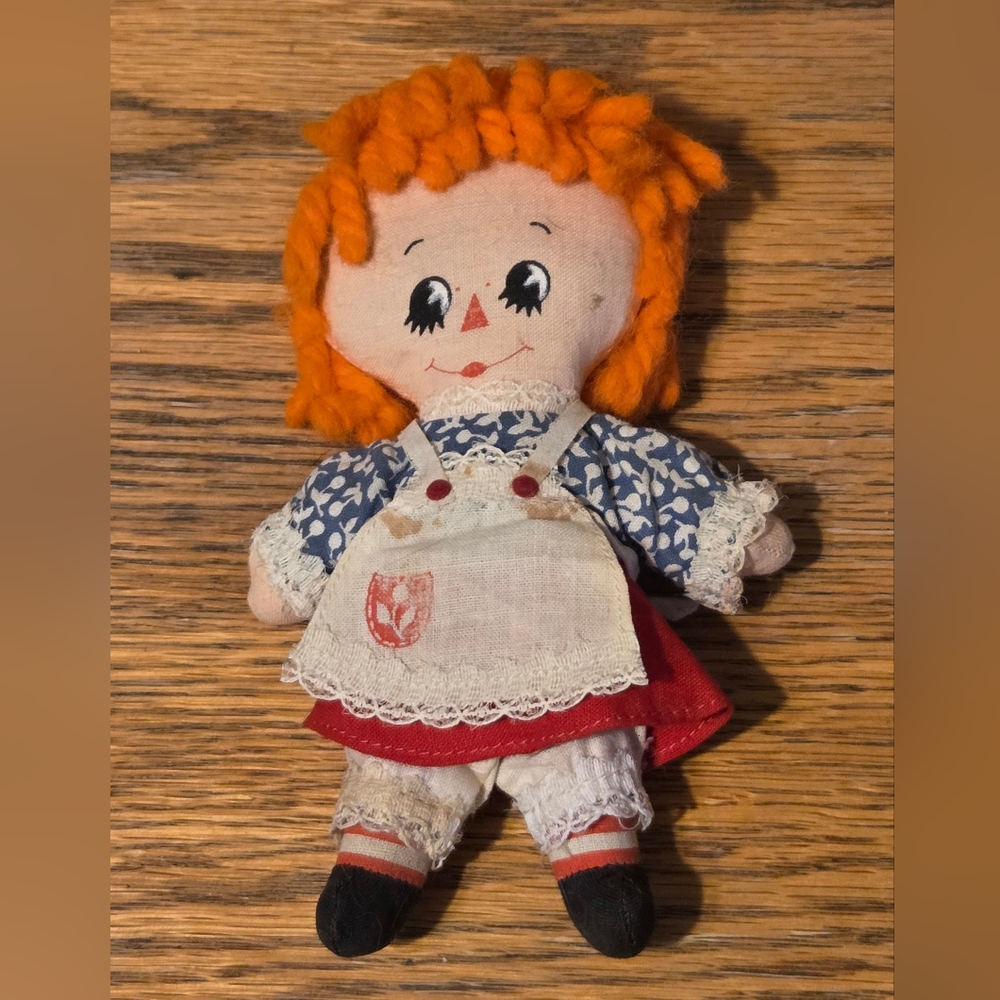 Raggedy Ann Doll Knickerbocker Hallmark 6" Stuffed Toy Yarn Hair apron, bloomers